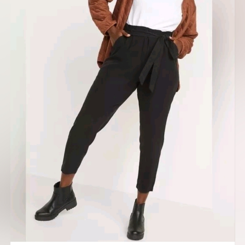 Old Navy Women's High-Waisted Cropped Belted Straight-Leg Pants black Size XL